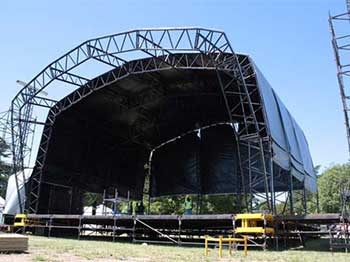 Rigging the stage