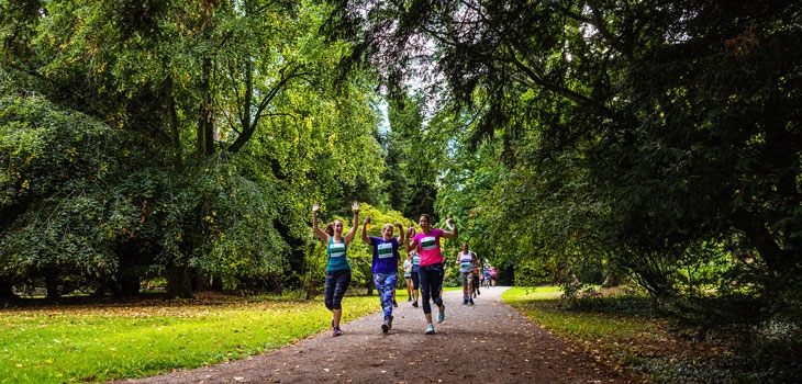 Group of runners at Westonbirt Arboretum
